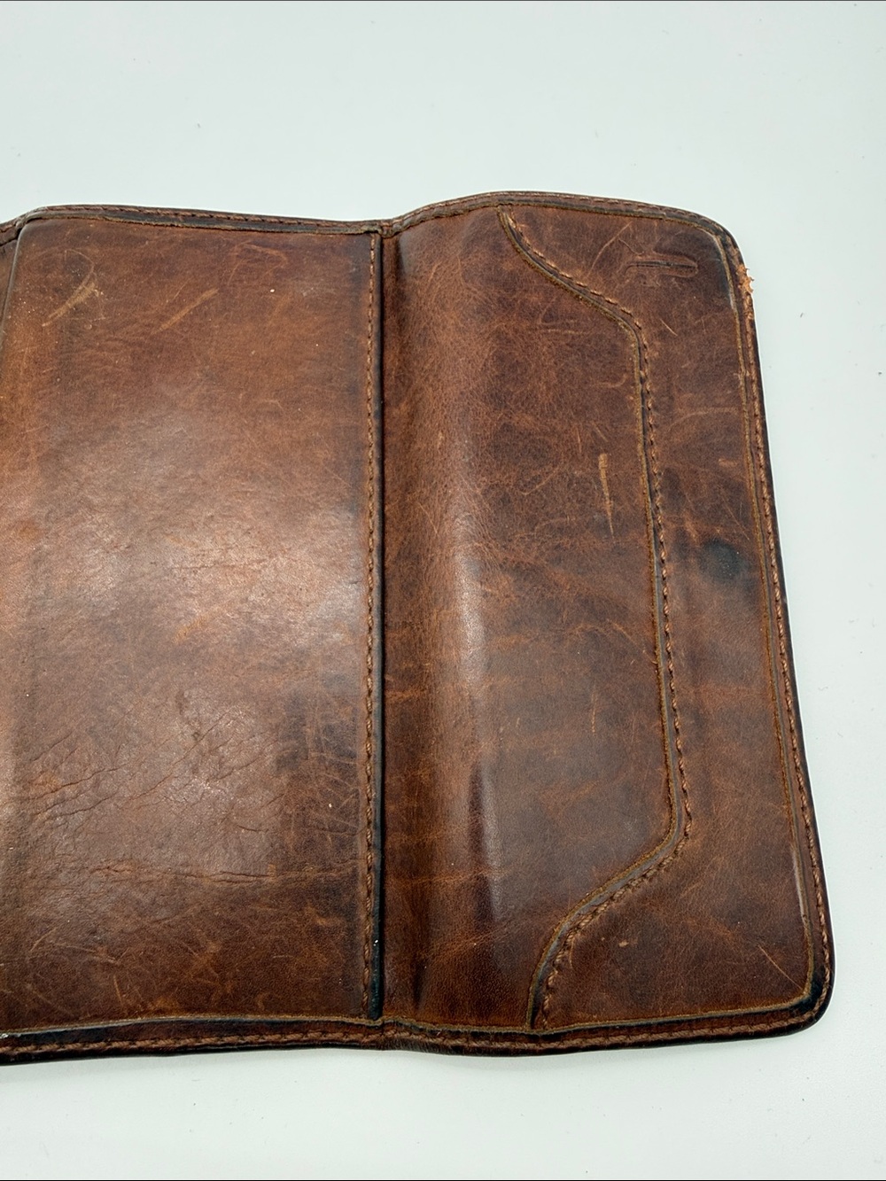 Frye Melissa Antique Leather Trifold Wallet Brown Distressed Patina - Picture 6 of 7